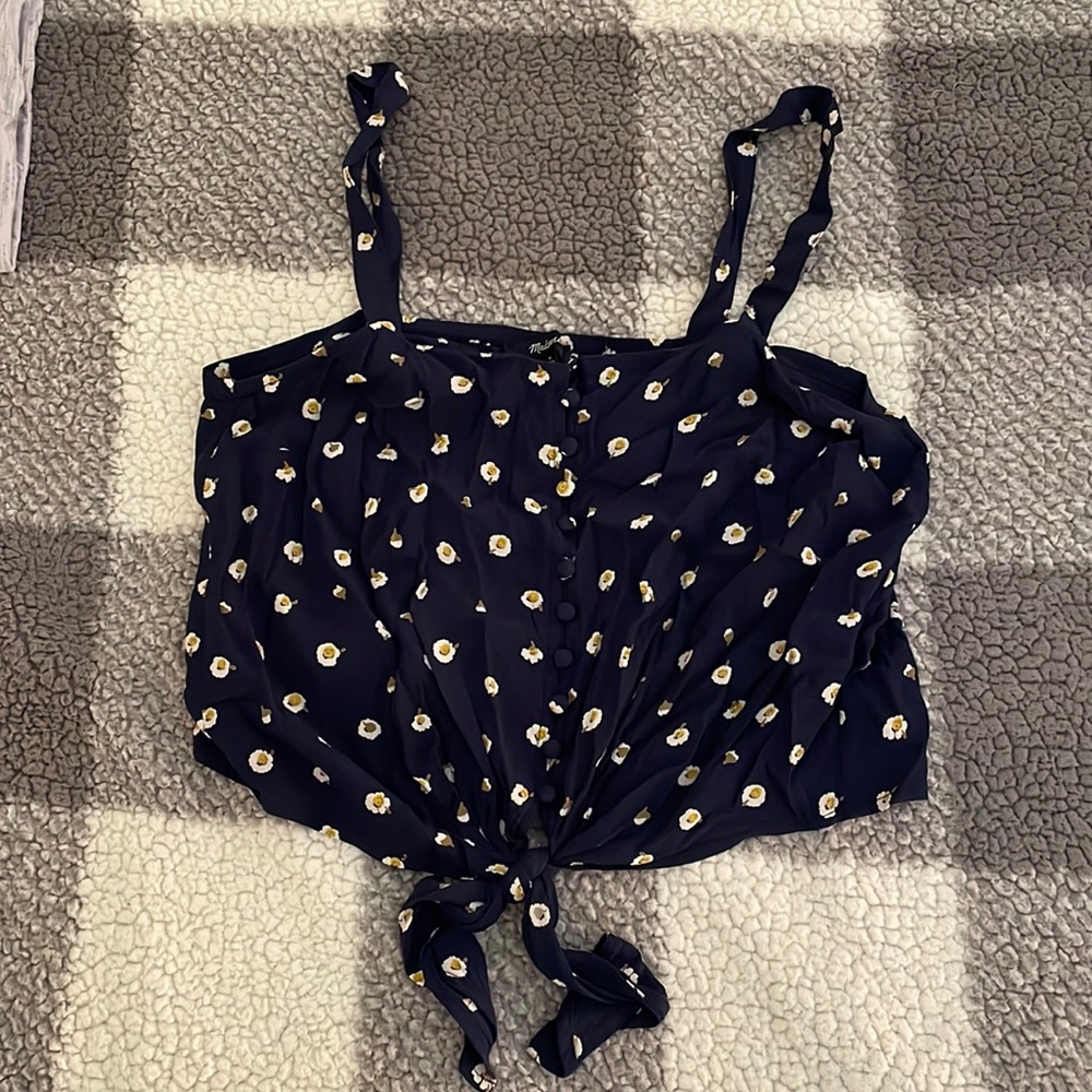 Madewell blue daisy-print cropped tank with tie.